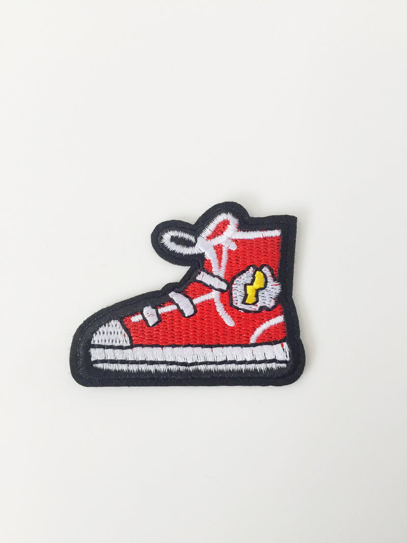 Red Sneaker Iron-on Patch, Embroidered Retro Trainer Applique 038)