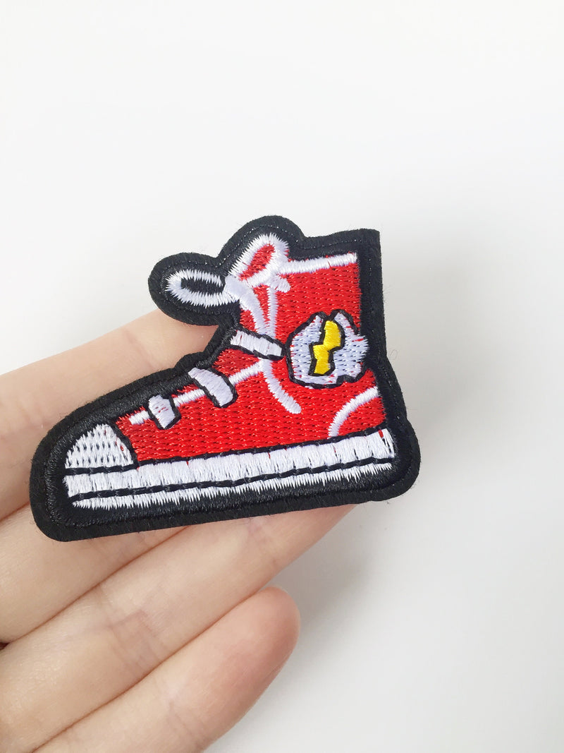 Red Sneaker Iron-on Patch, Embroidered Retro Trainer Applique 038)