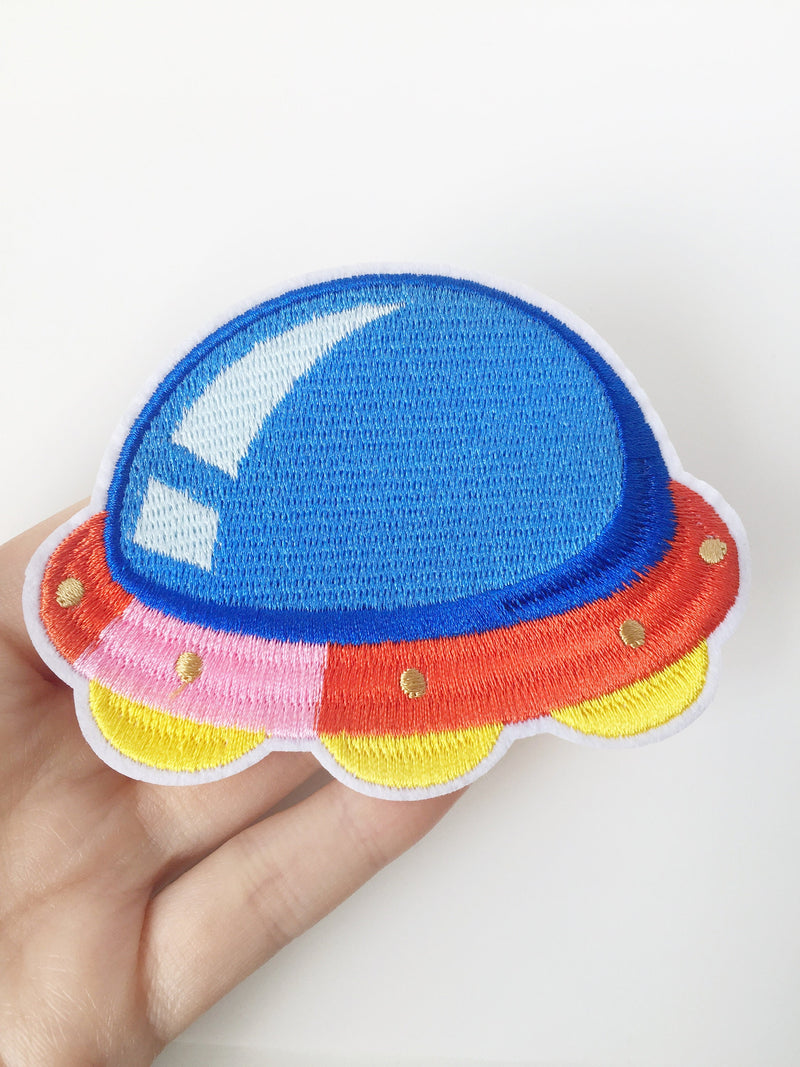 Spacecraft Iron-on Patch, UFO Embroidery, Flying Saucer Applique (P040)