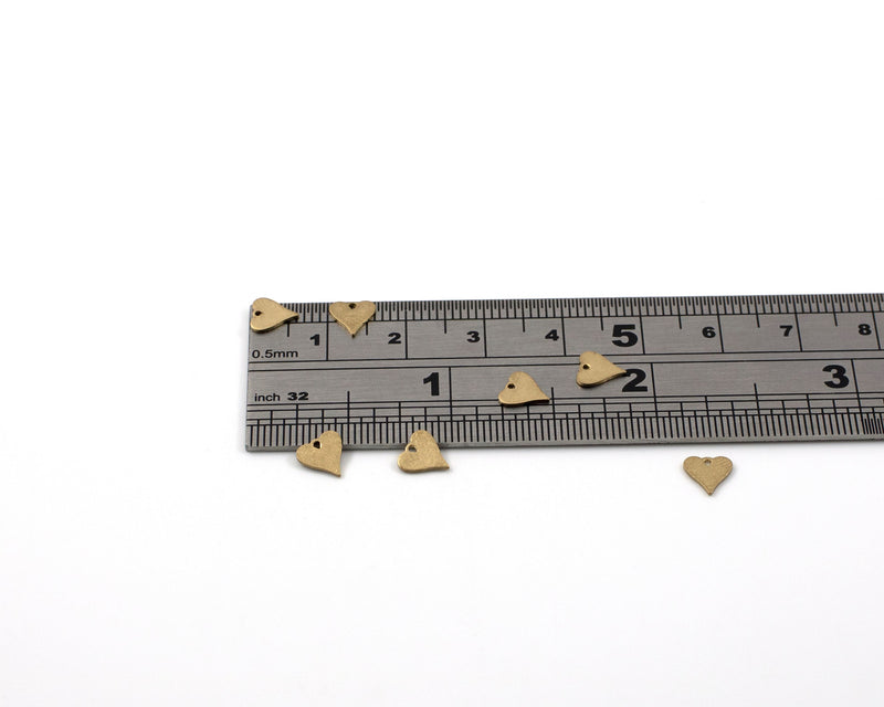 20 x Tiny Raw Brass Heart Pendants, 6mm (C0544)