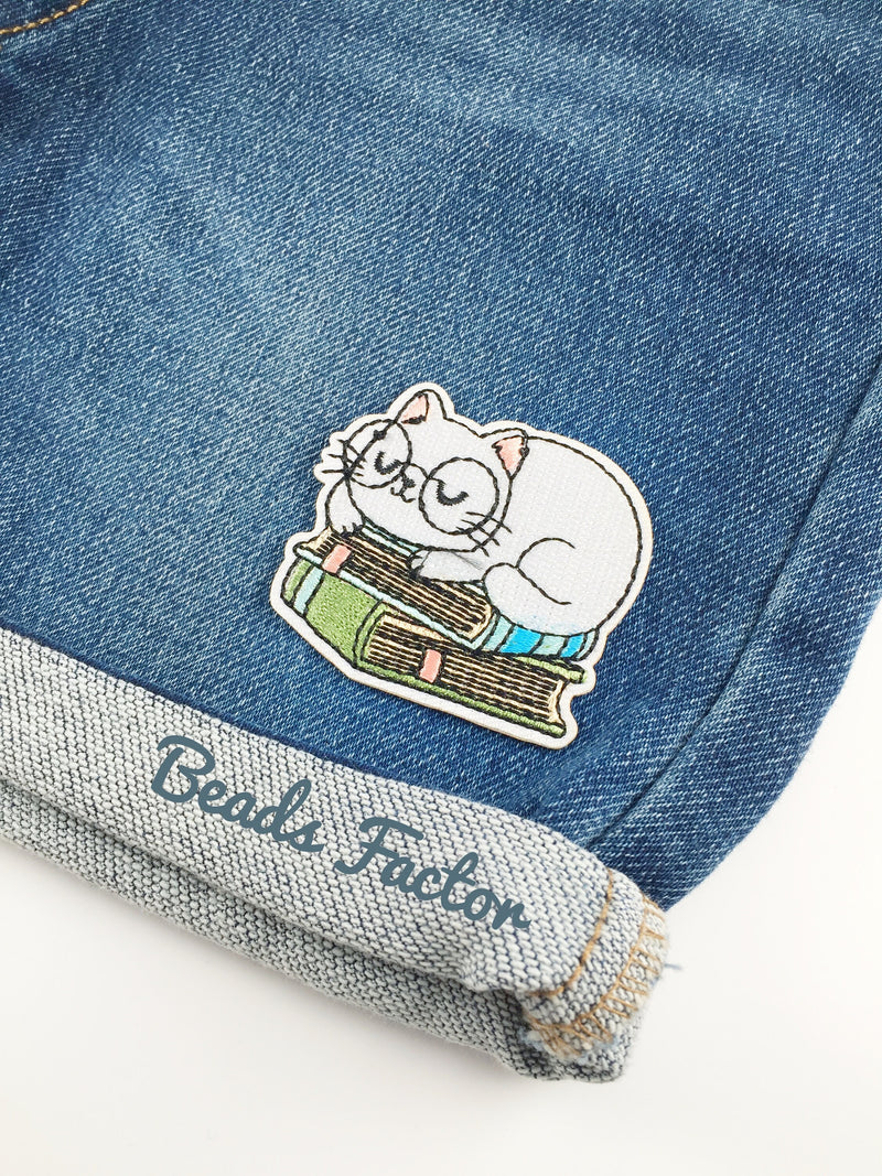 Cat and Books Iron-on Patch, Reader's Badge, Book Lover Motif, Book Reader Gift