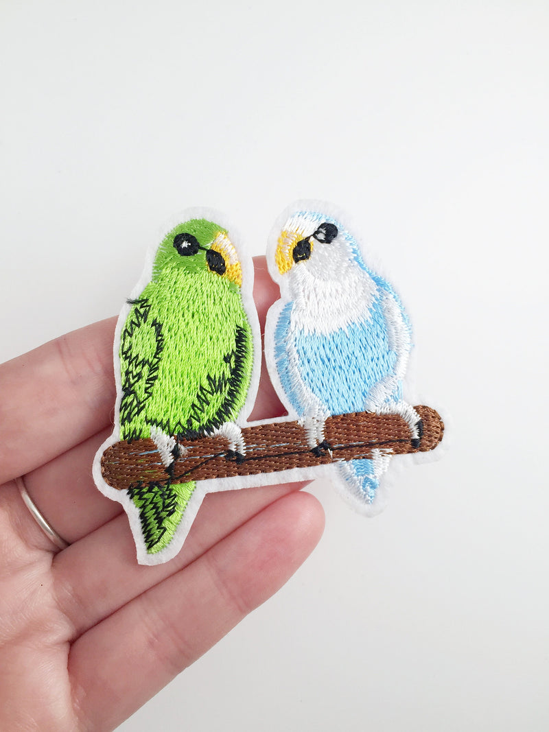 Budgies Iron-on Patch, Budgie Couple Motif, Bird Embroidery (P092)