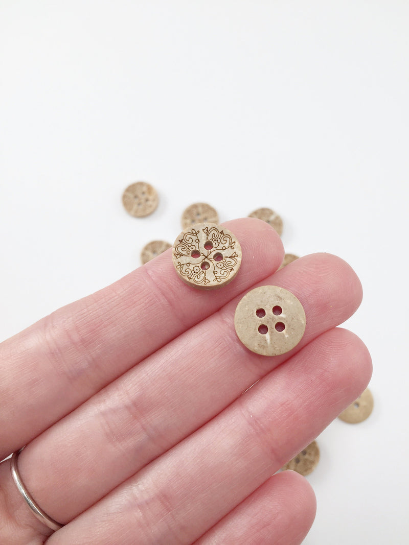 10 x Embossed Light Coconut Shell Buttons, 15mm (2310)