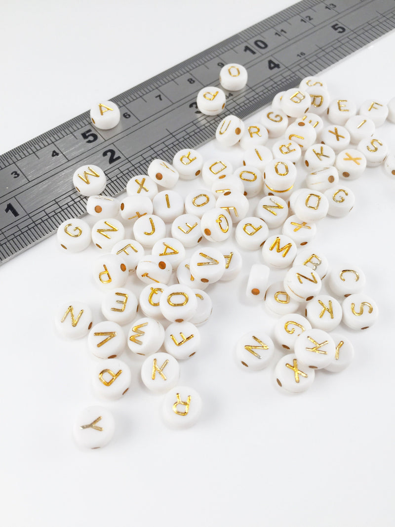 100 x White and Gold Alphabet Acrylic Beads, 7mm (1870)