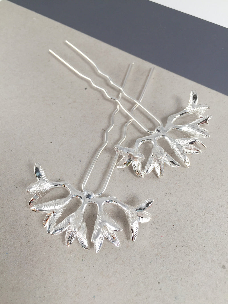 1 x Silver Plated Lily Flower Bobby Pins, 92x45mm (3477)