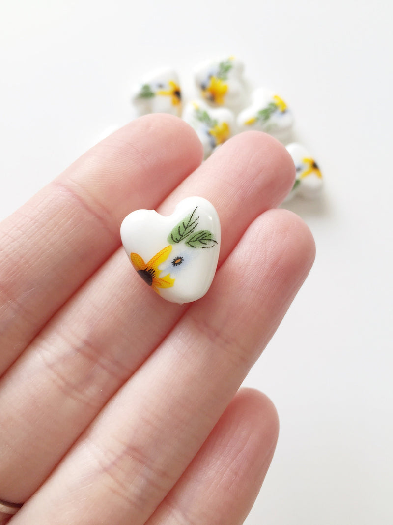 6 x Painted Sunflower Porcelain Heart Beads, 20x15mm (3098)