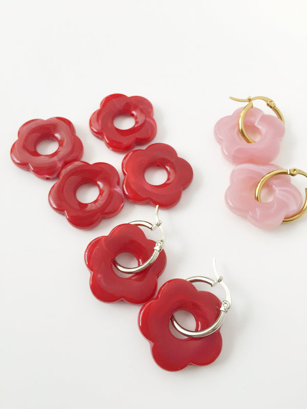 2 x Red Resin Flower Beads, 26mm (3131)