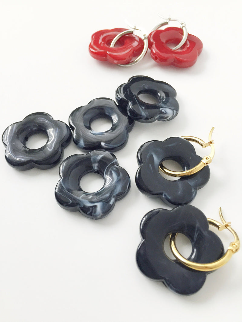 2 x Black Resin Flower Beads, 26mm (3130)