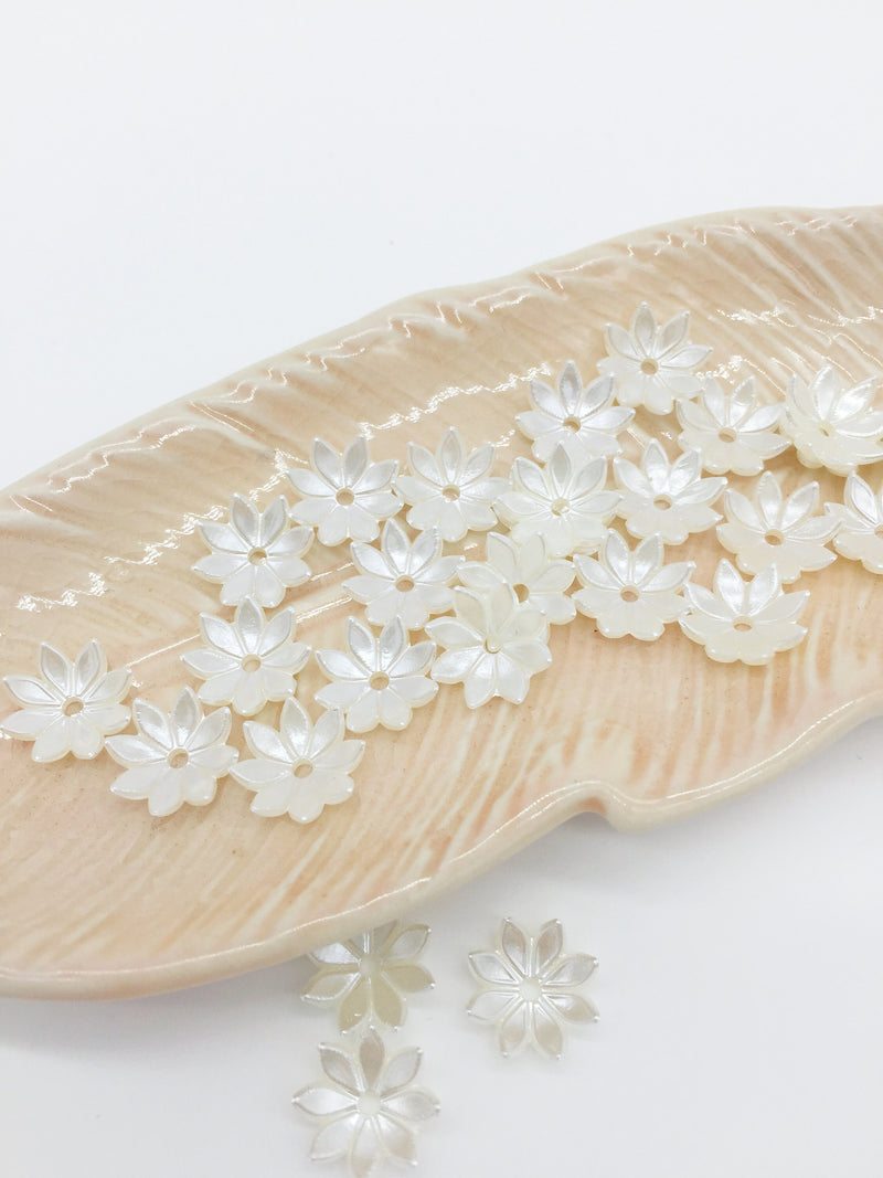 40 x Ivory Acrylic Flower Beads, 11mm Pearl Flower Beads (3071)