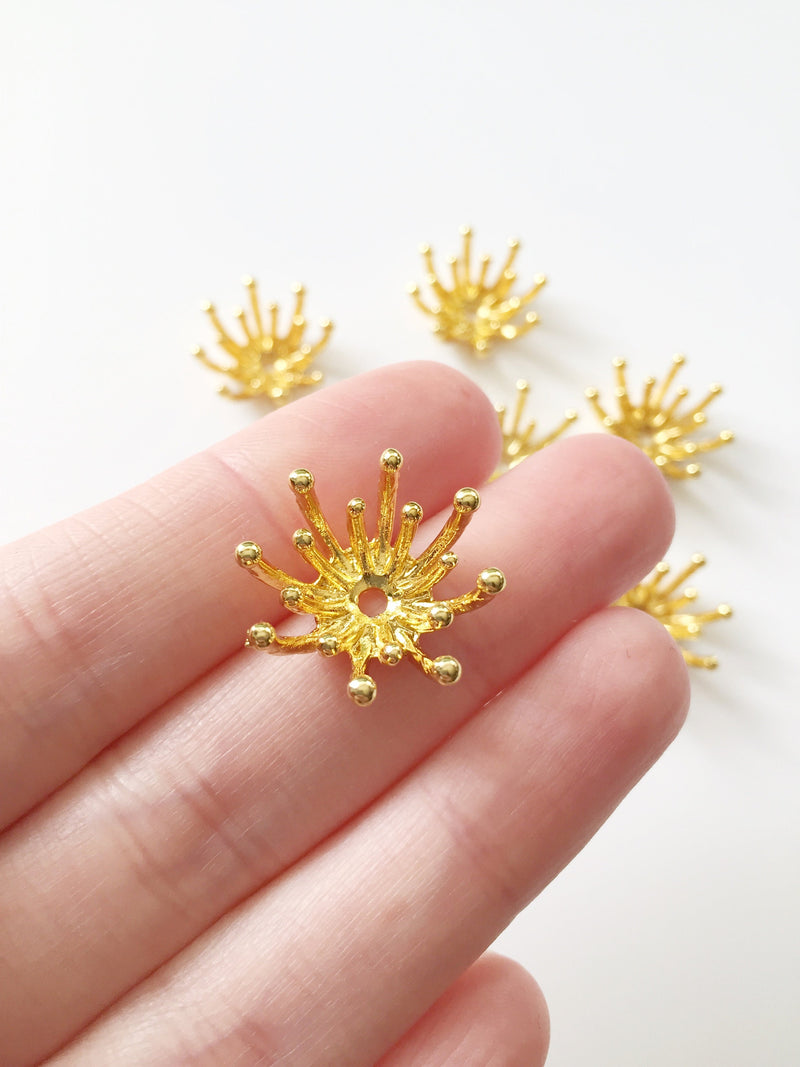 6 x Gold Flower Stamen Flower Beads, 20mm (3036)