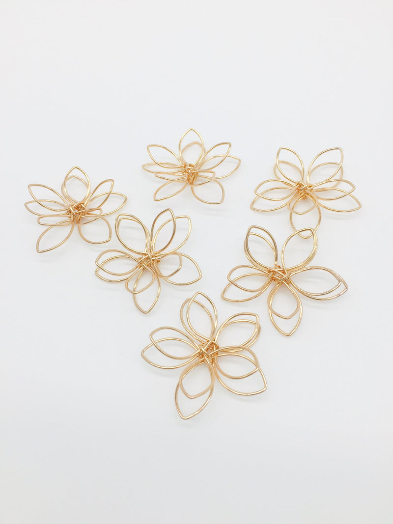 2 x Champagne Gold 3D Flower Beads, 35mm (1917, 1918)