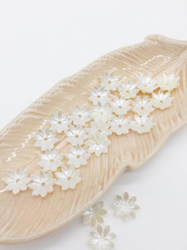 40 x Ivory Acrylic Flower Beads, 11mm Pearl Flower Beads (3071)