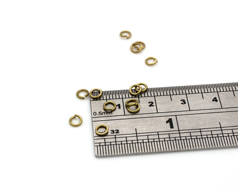 100 x Raw Brass Jump Rings, 4x0.7mm Open Round Jump Rings (C0622)