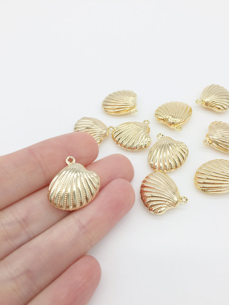 1 x 18K Gold Plated Puffy Scallop Shell Pendant, 19mm (0260)