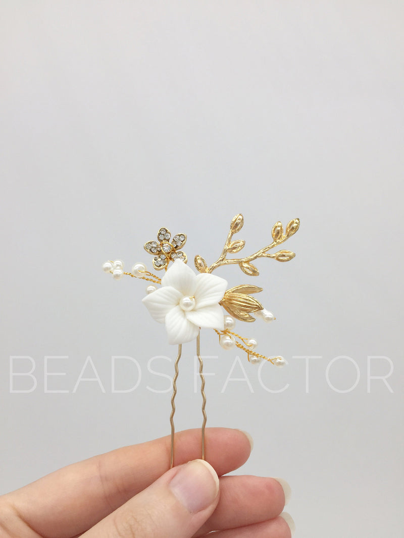 6 x Champagne Gold Flower Bud Beads, 15x12mm