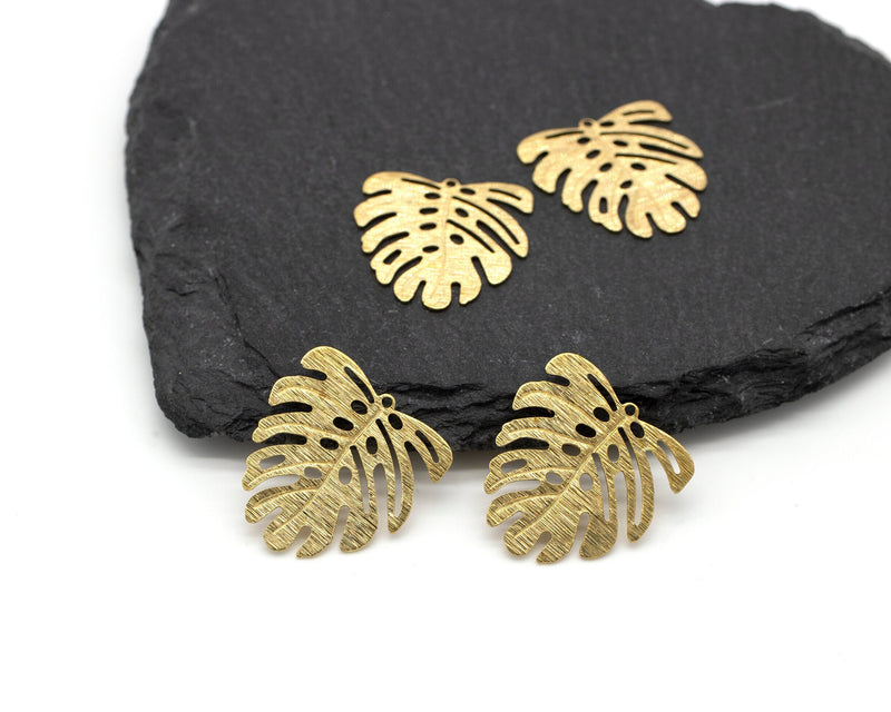 4 x Textured Brass Monstera Leaf Charms, 22x21mm (C0098)