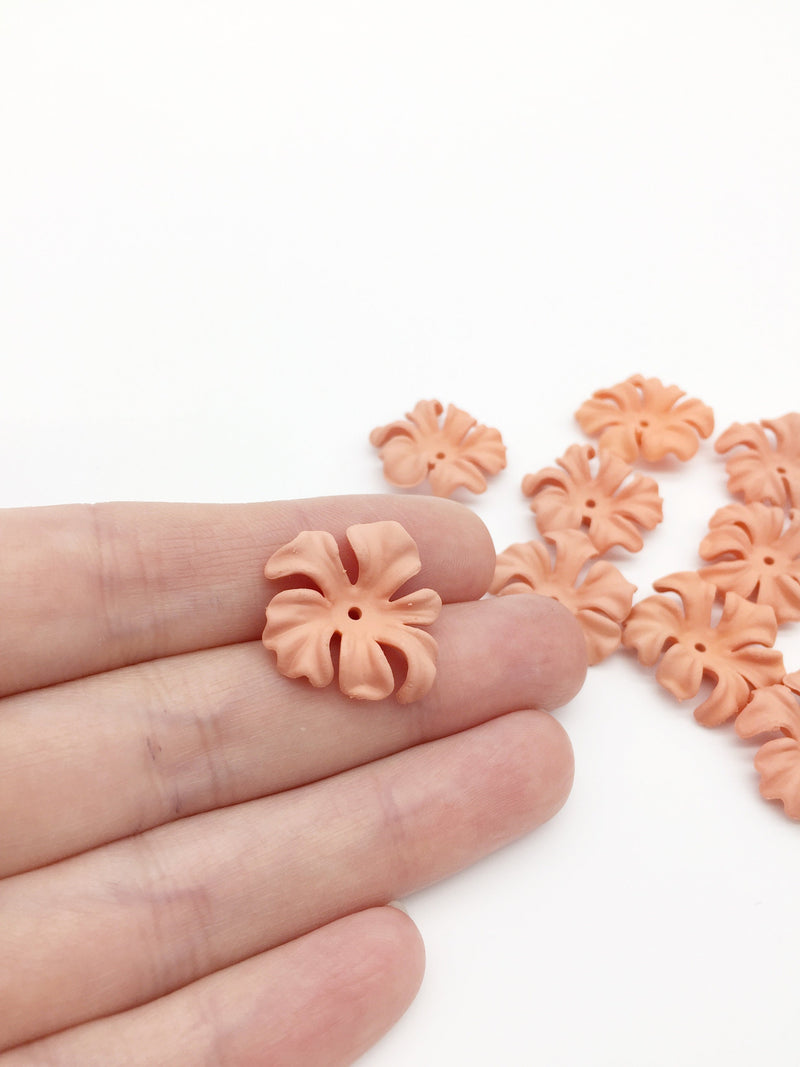 8 x Dusty Pink Flower Rubberized Beads, 22mm (3183)