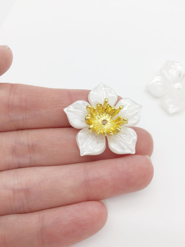 4 x Large Pearl White Flower Beads, 30mm Mother of Pearl Imitation Flowers (3215)