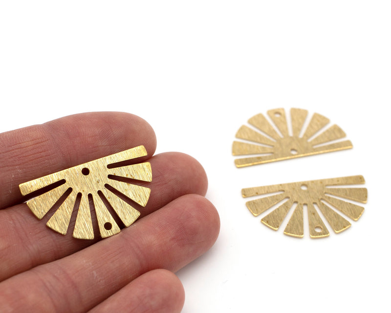 2 x Large Textured Raw Brass Fan Shape Connectors, 35x20mm (C0074)