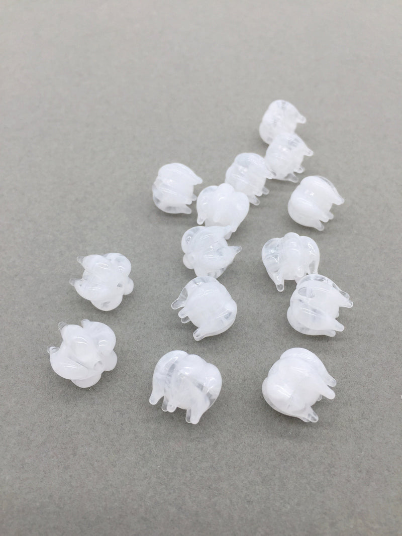 10 x Lampwork Imitation Flower Beads, 12x13mm White Flowers (3413)