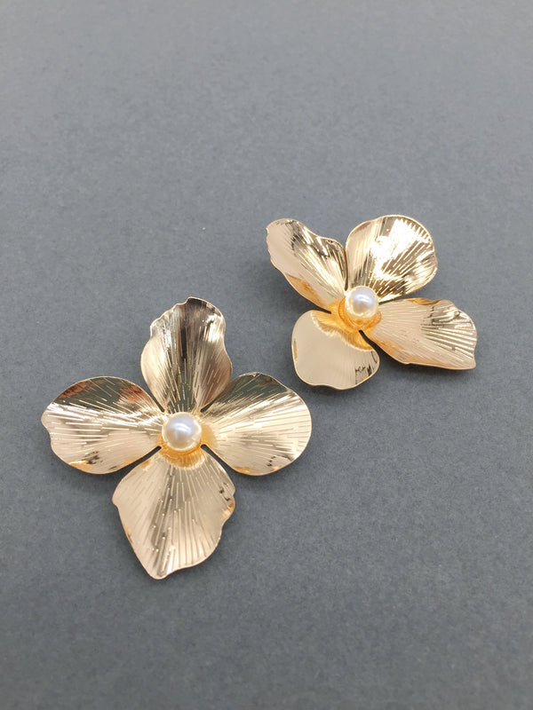 2 x Gold Metal Flowers With Textured Petals, 43x40mm (3225)