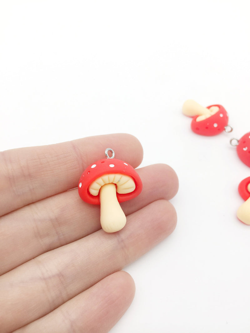 1 x Cute Mushroom Charm, 28x20mm Resin Mushroom Pendant (3364)