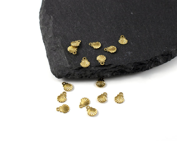 20 x Tiny Raw Brass Seashell Charms, 8x6mm (C0090)