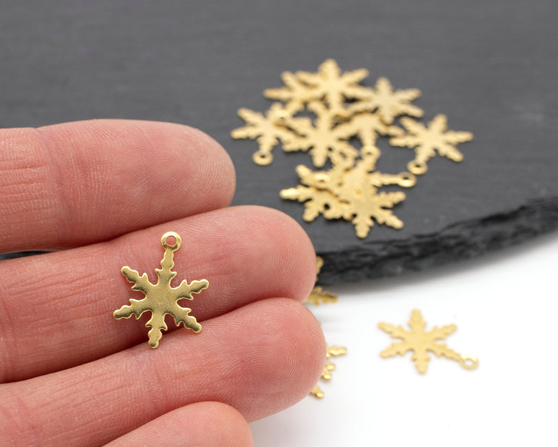 12 x Brass Snowflake Charms, 17.5x13mm (C0125)