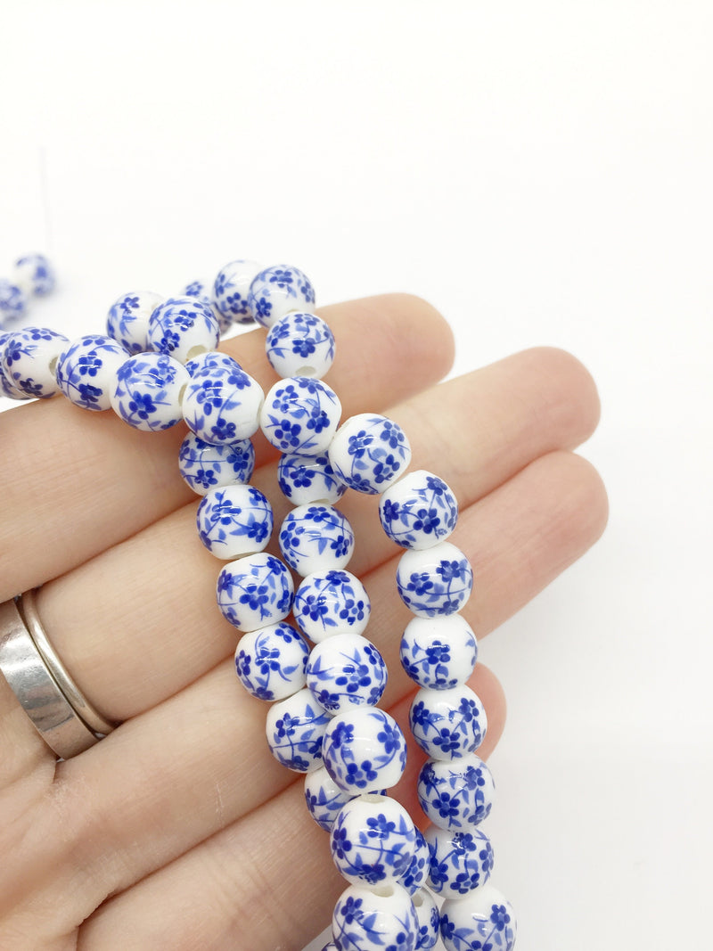 12 x Ceramic Round Beads, Blue Floral Pattern porcelain Beads, 8mm (3241)