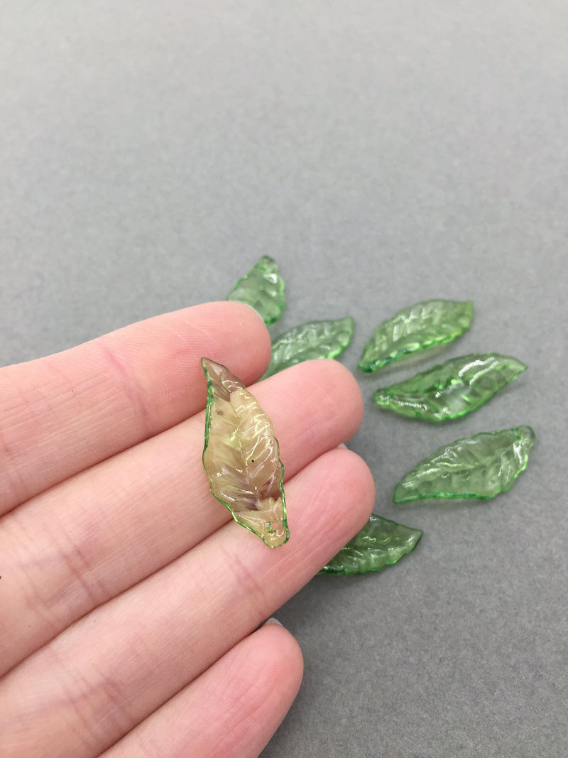 50 x Transparent Green Acrylic Leaf Beads, 10x28mm Green Lucite Leaves