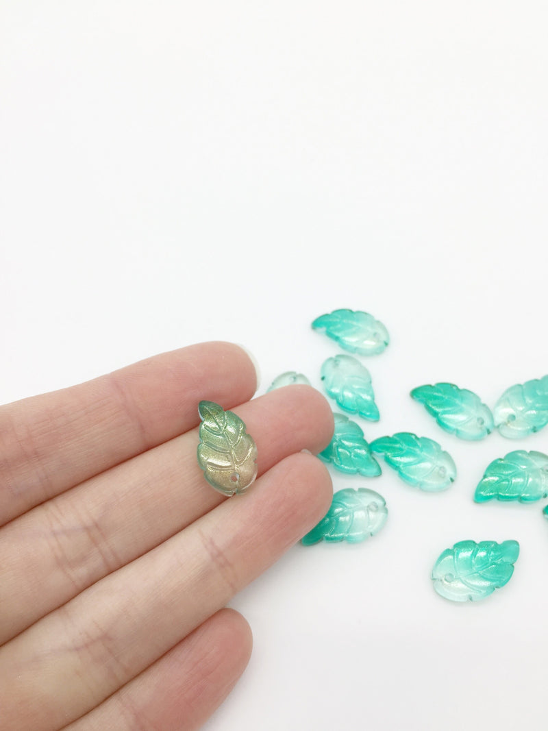 10 x Green Ombre Glass Leaf Beads, 10x18mm Leaf Charms (3507)