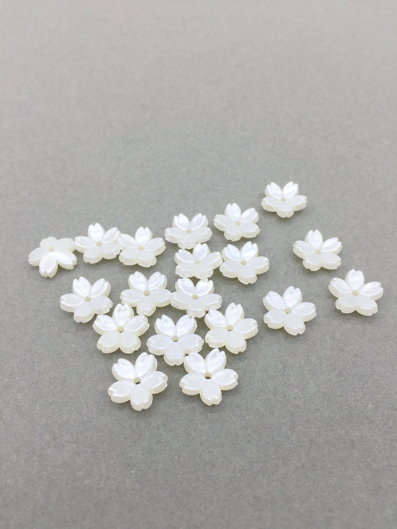 50 x Pearlised Acrylic Sakura Flower Beads, 11mm