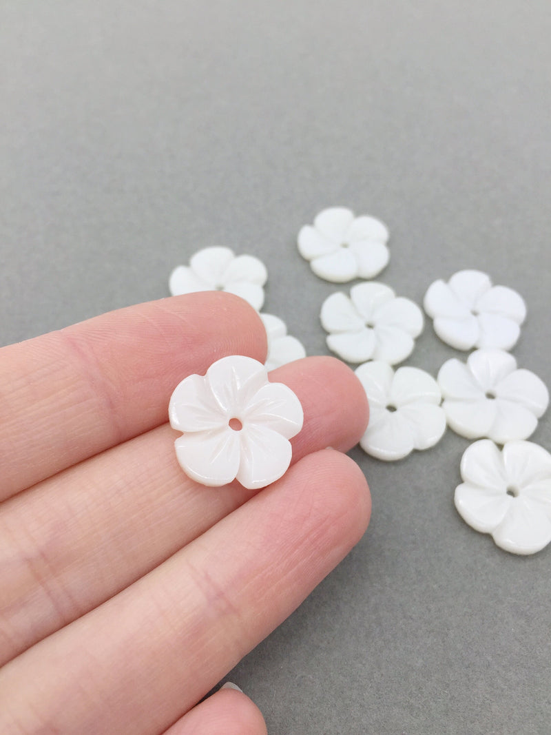 30 x Off-White Mother of Pearl Imitation Flowers Beads, 17mm