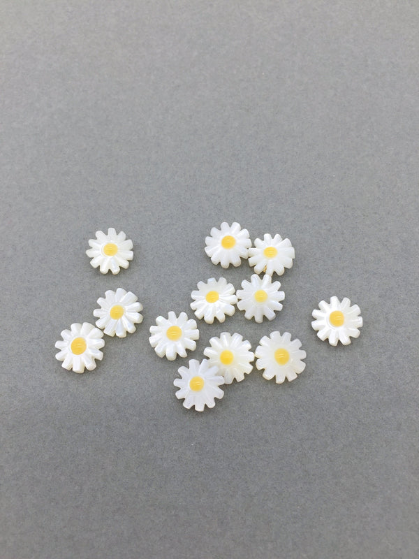 2 x Shell Daisy Beads, 10mm Mother of Pearl Daisy Flower Beads (1607)