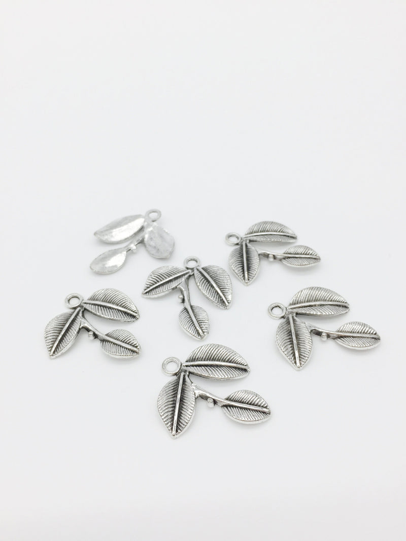 8 x Antique Silver Metal Orchid Leaf Charms, 28x23mm (2263)