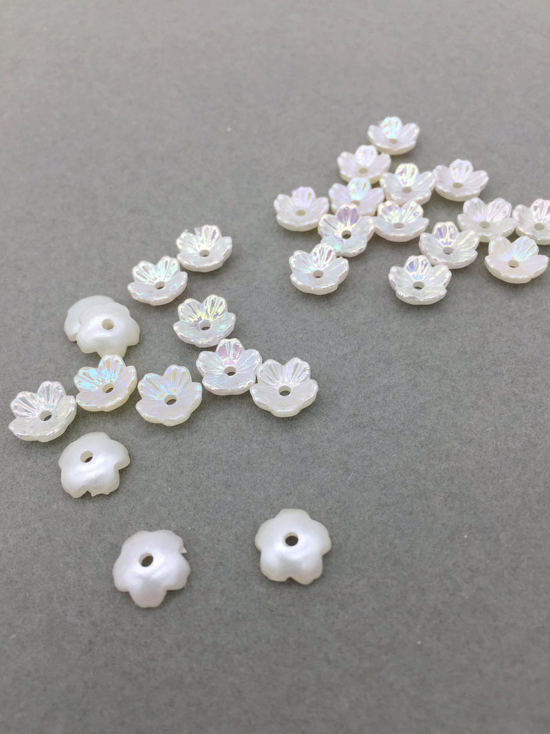 40 x Tiny Iridescent White Flower Beads, 8mm (0628)