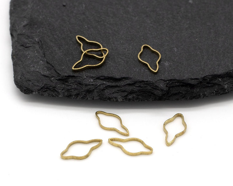 20 x Raw Brass Irregular Teardrop Charms, 14x7mm (C0649)