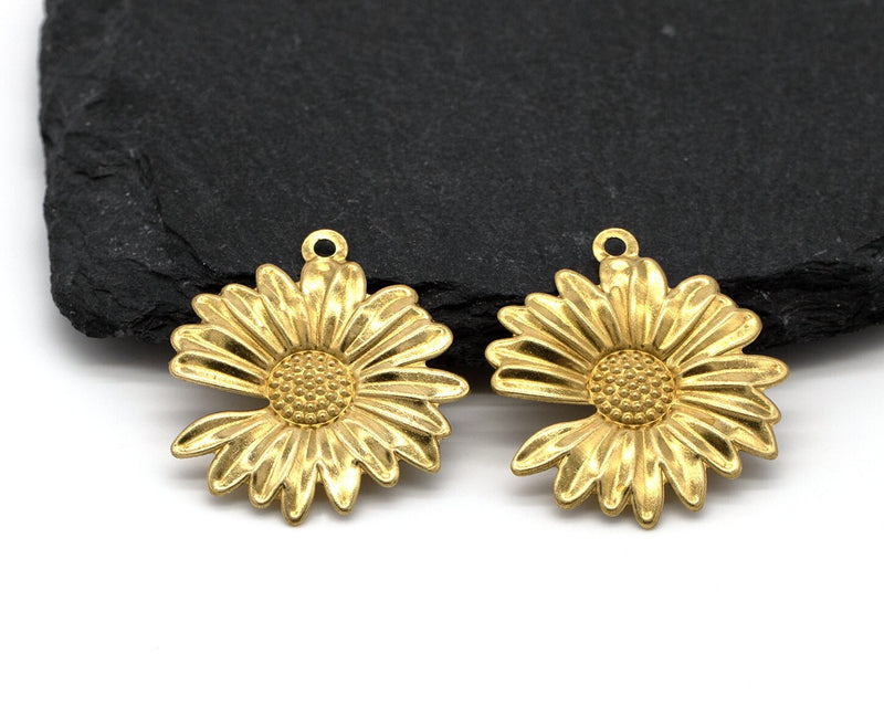 6 x Raw Brass Daisy Flower Pendants, 30x27mm (C0659)