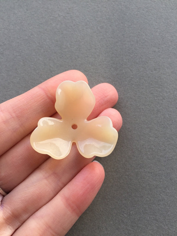 6 x Large Acrylic Pastel Yellow Flower Beads, 39mm (3248)