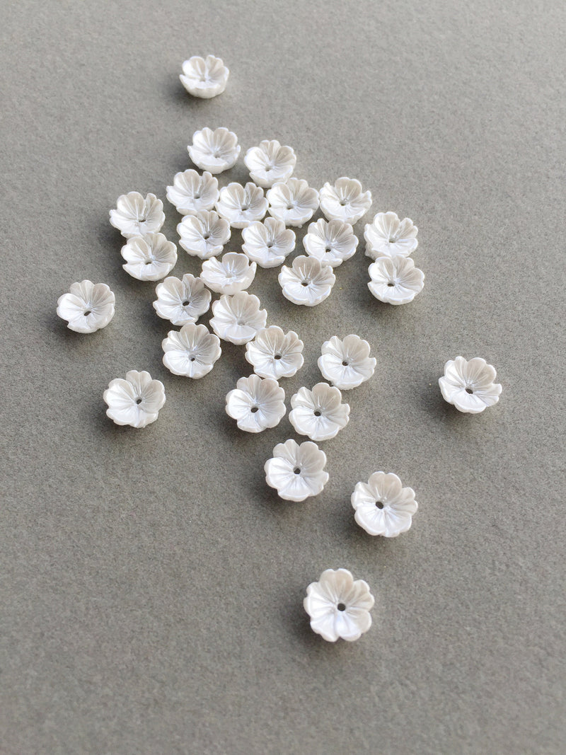 40 x Tiny Pearl White Sakura Flower Beads, 8mm (3676)