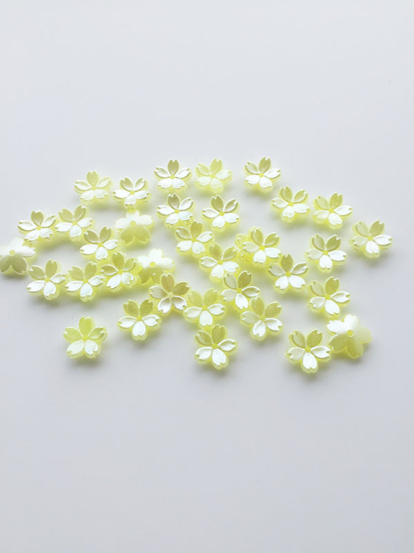 50 x Pearl Yellow Flower Beads, 11.5mm Acrylic Sakura Flowers (3680)