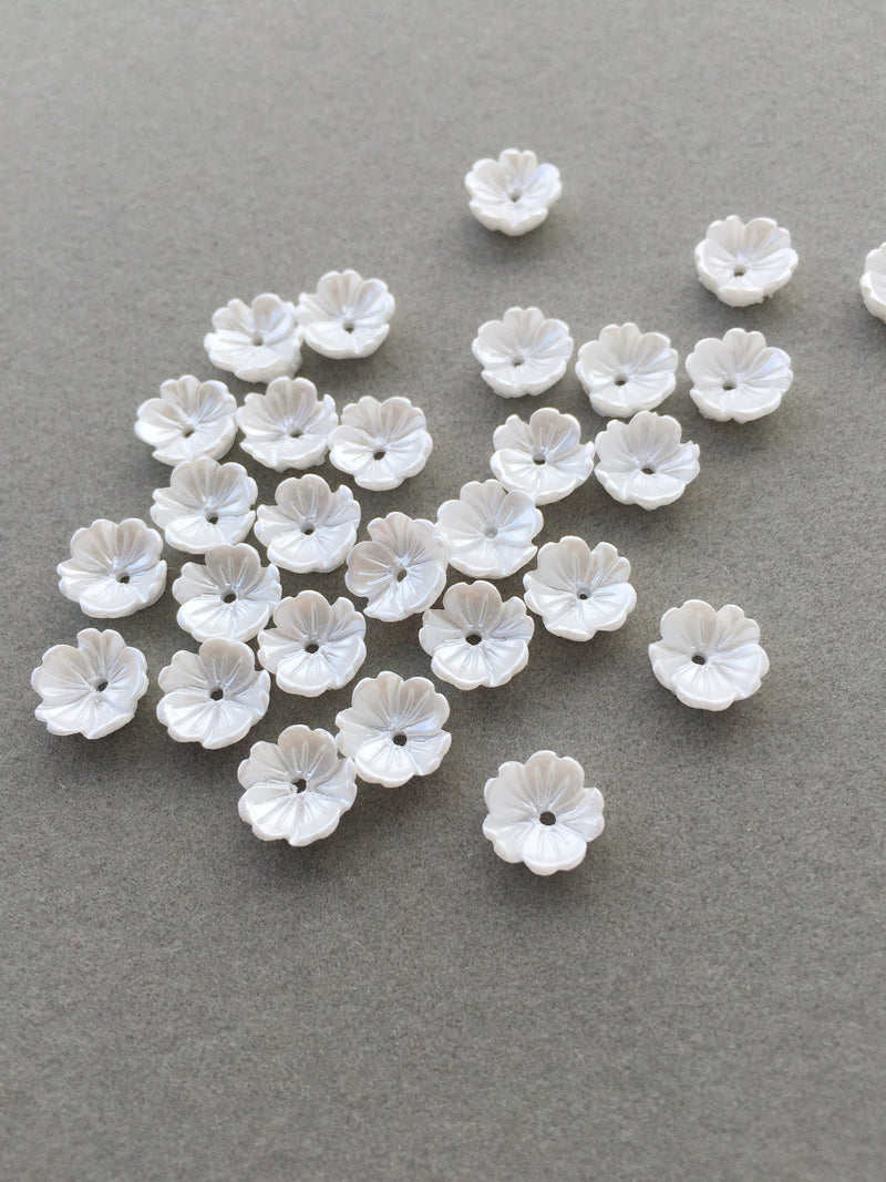 40 x Tiny Pearl White Sakura Flower Beads, 8mm (3676)