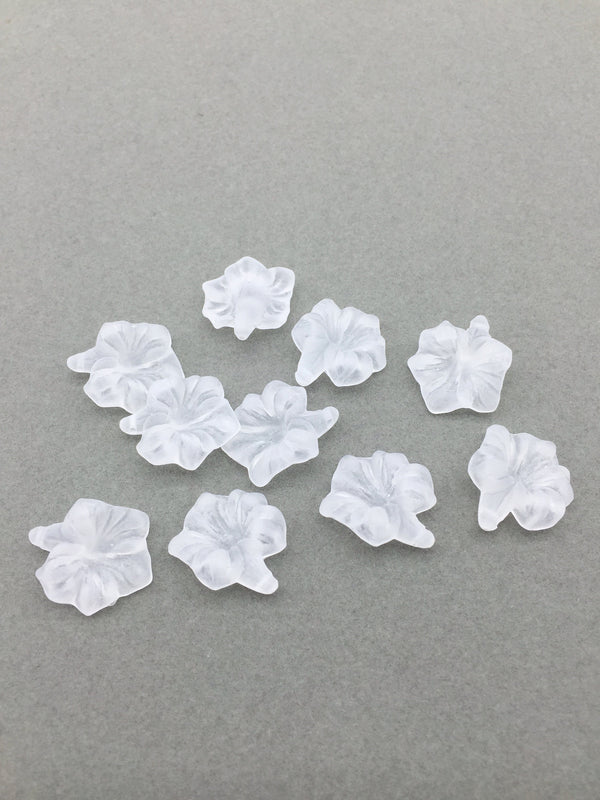 10 x Frosted White Flower Beads, 22x18mm Lucite Flowers