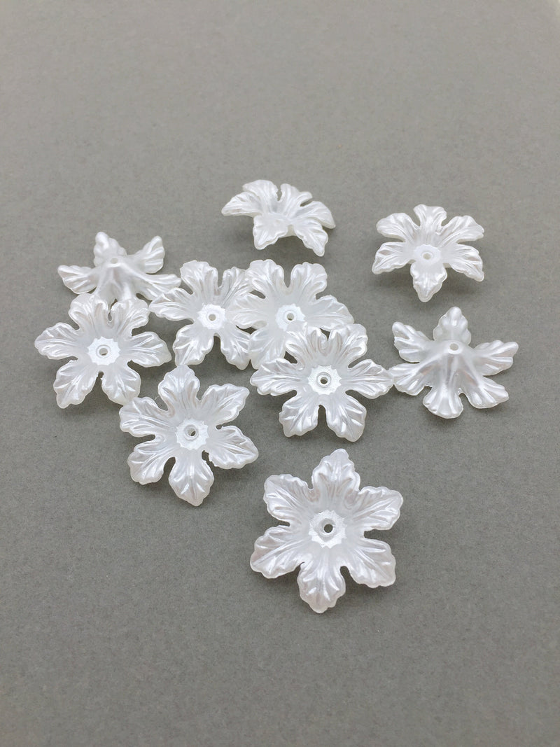 20 x Large Pearl White Flower Beads, 28mm Lucite Flowers