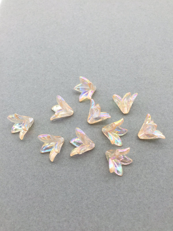 20 x Blush Champagne Flower Beads, 15x17mm (A10)