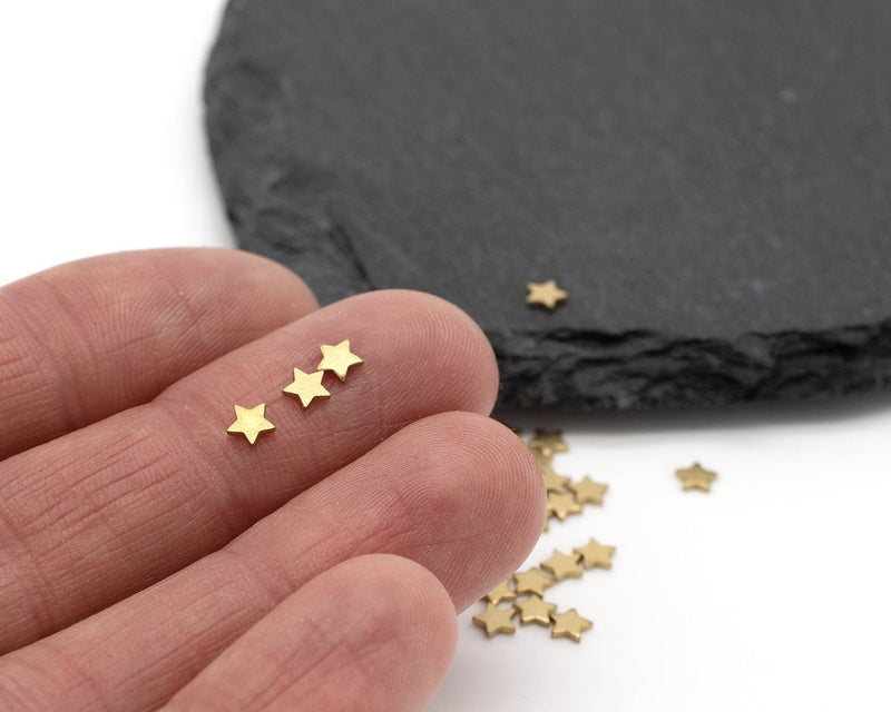 50 x Raw Brass Star Blanks, 4mm Flat Back Star Cabochons (C0388)