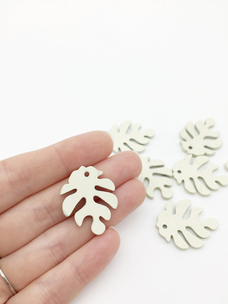 10 x Ivory Wooden Monstera Leaf Pendants, 30x25mm (3696)